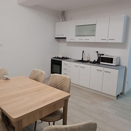Apartament 2 Camere, Bloc Nou, Langa Promenada Moll, Capacitate 4 Persoane Craiova Exterior foto